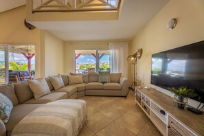 35-inch Smart TV with satellite channels, TV