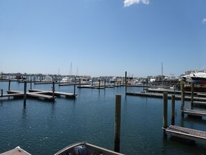 Marina - Coastal Cottage located in Pointview Marina on Great Salt Pond, Rhode Island (South Kingstown)