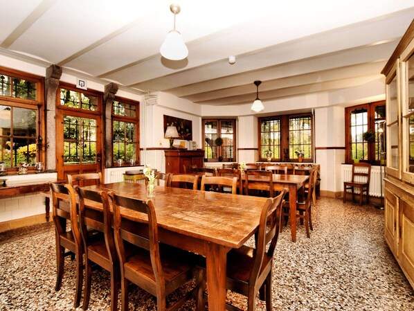 Villa | Dining