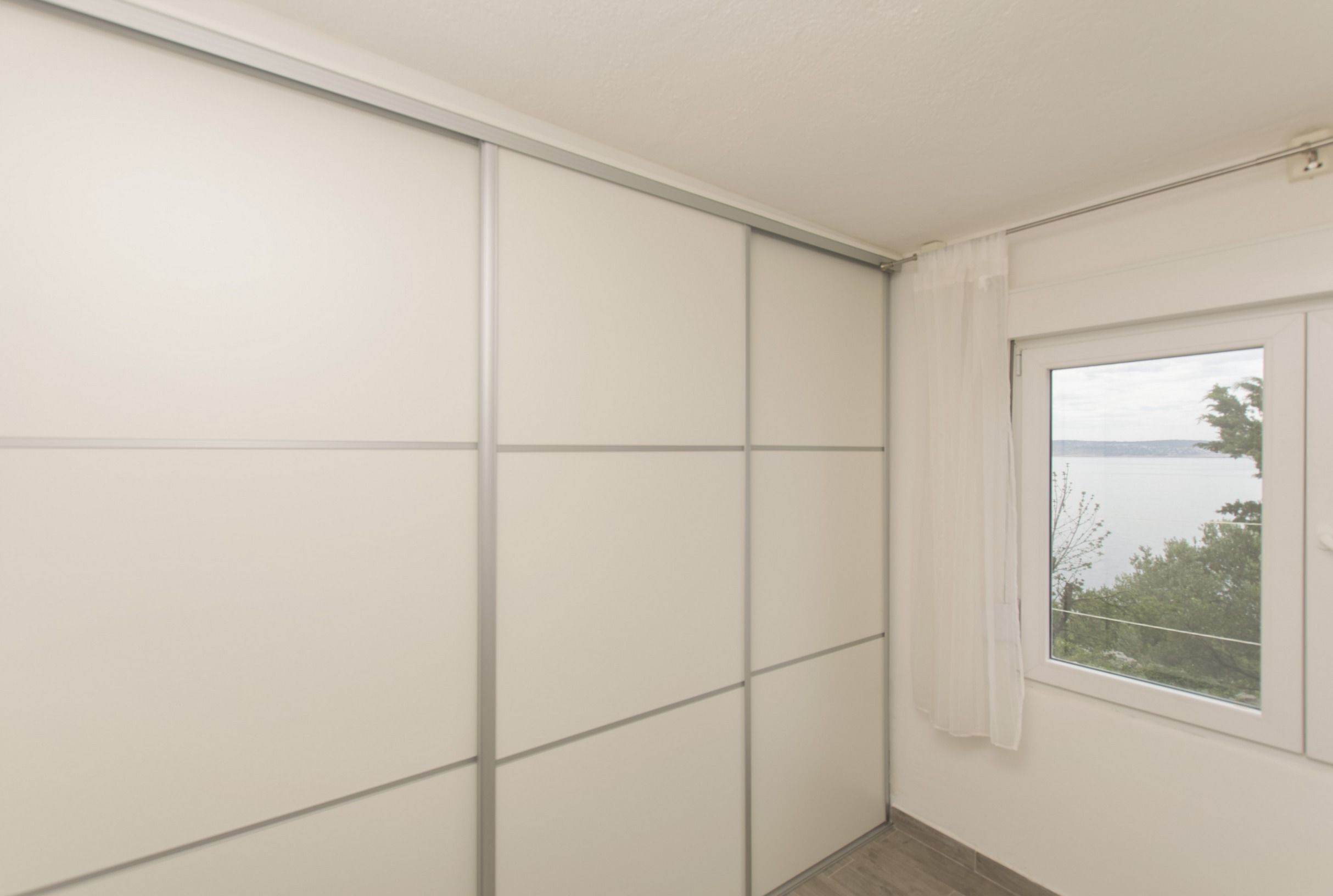 مكواة/لوح كي وواي فاي مجانًا