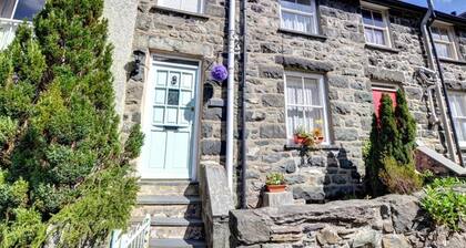 Tranquil Holiday Home in Dolgellau near Zip World