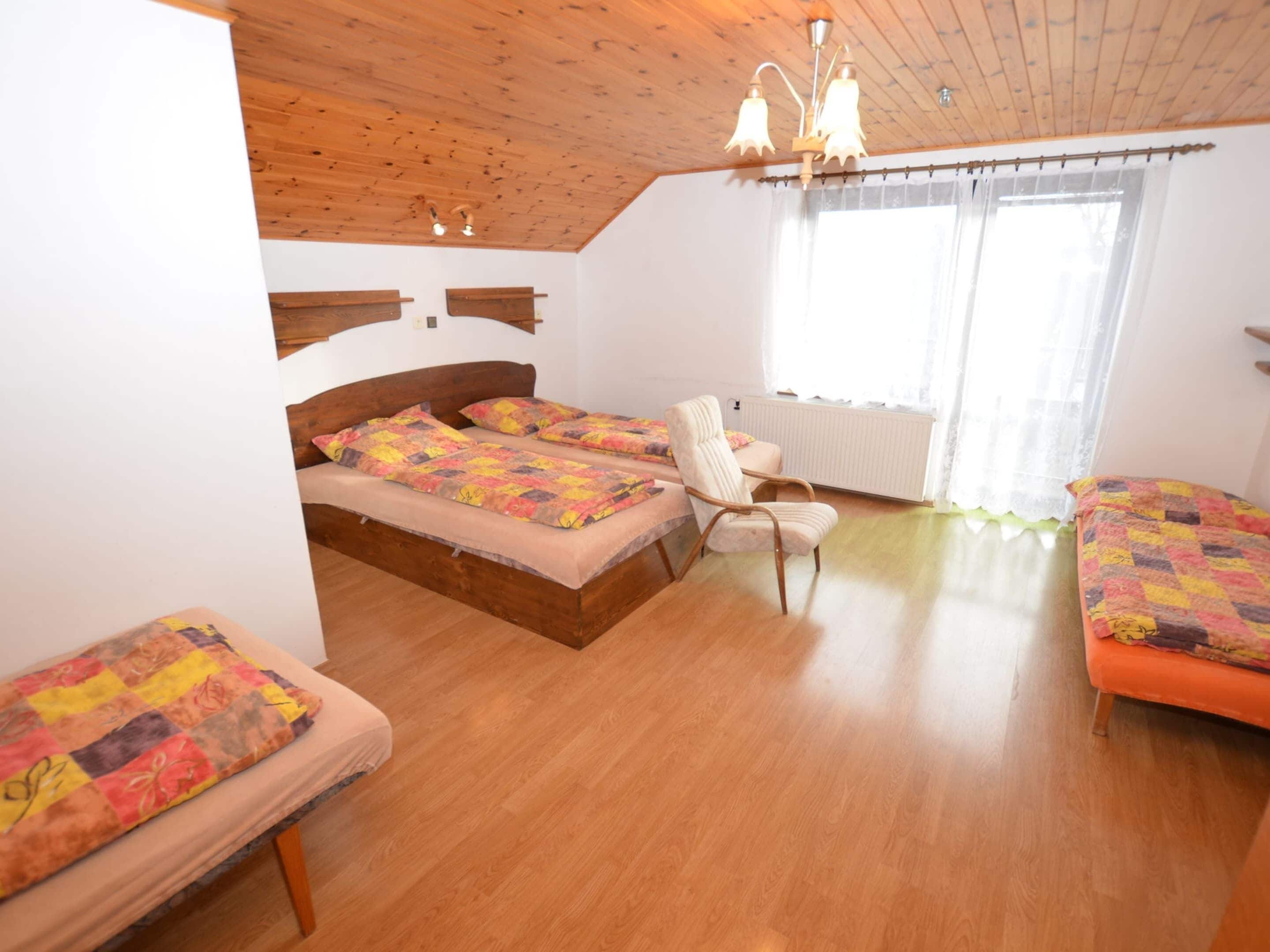 House | 5 bedrooms, individually furnished, bed sheets