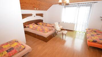 House | 5 bedrooms, individually furnished, bed sheets