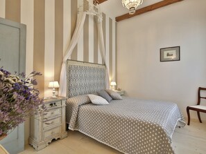 Villa | 2 slaapkamers, individueel gemeubileerd, beddengoed