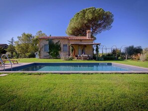 Villa | Exterior
