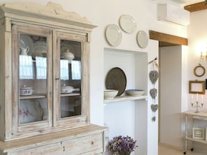 Villa | Private kitchen - 4 Person Villa with Private Swimming Pool & Garden in Lovely Surroundings near Cortona (Cortona)
