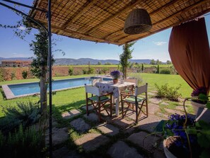 Villa | Pool - 4 Person Villa with Private Swimming Pool & Garden in Lovely Surroundings near Cortona (Cortona)