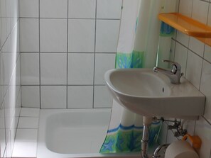 Bathroom | Shower