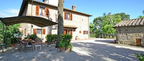 Villa | Exterior