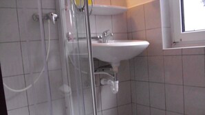 Apartment | Bathroom