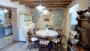Dining - Peaceful Decorated Istrian House With Pool, Wifi, Airco, Parking, Panoramic View (Buzet)