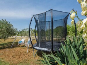 Garden - Peaceful Home in Policnik (Policnik)