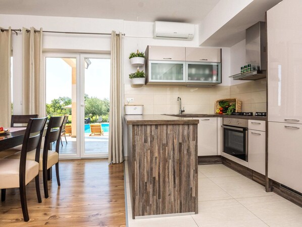 Maison | Cuisine privée | Chaise haute