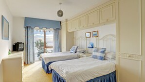 5 Schlafzimmer, individuell eingerichtet, Bettwäsche