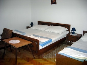 Apartment - Spacious Apartment With sea View, Near the Beach (Pag)
