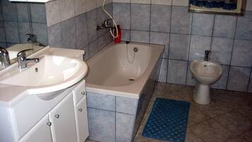 Apartment | Badezimmer