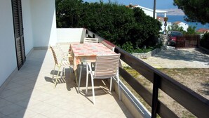 Unclassified image, 2 of 13, button - Spacious Apartment With sea View, Near the Beach (Pag)