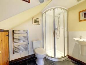 Ferienhaus | Badezimmer | Dusche, Handtücher