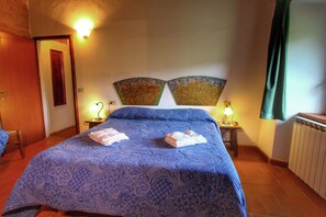 3 chambres, ameublement personnalisé, draps fournis