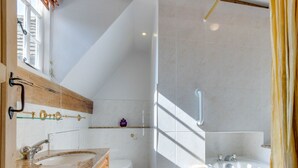 Unclassified image, 5 of 12, button - Exclusive Holiday Home in Canterbury Kent With Garden (Canterbury)