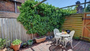 Unclassified image, 2 of 12, button - Exclusive Holiday Home in Canterbury Kent With Garden (Canterbury)