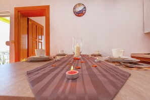 Apartment | Dining - Luring Apartment in Dramalj with Hot Tub (Crikvenica)