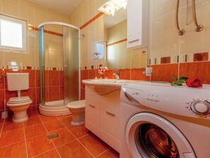 Apartment | Bathroom - Luring Apartment in Dramalj with Hot Tub (Crikvenica)