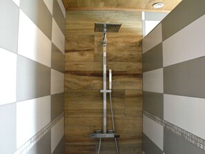 Bathroom - Holiday Home in Hastiere Near Adventure Park (Doische)