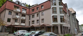 Snug Apartment in Jachymov near Ski Area