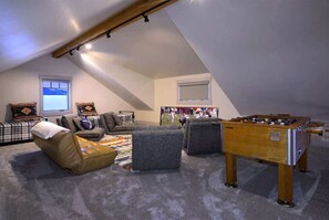 Spielezimmer