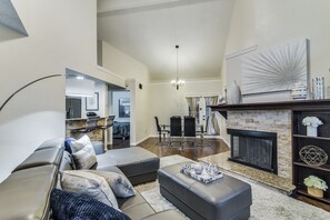 Smart TV y chimenea