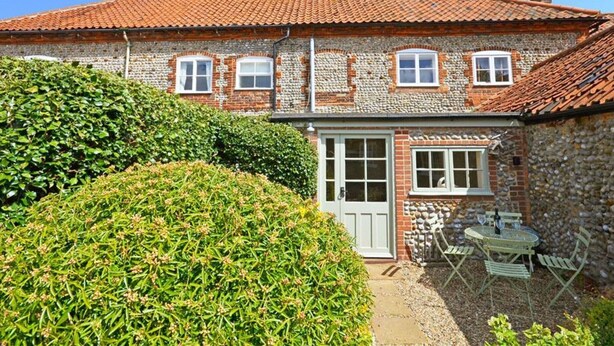 Exterior - Charming Holiday Home in Blakeney With Garden (Holt)