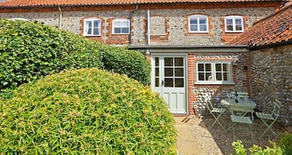Charming Holiday Home in Blakeney With Garden
