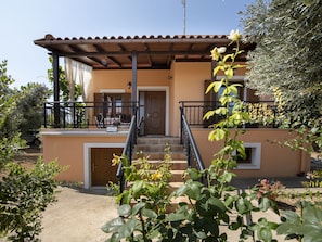House | Exterior - Villa in Crete Near Beach and Olive Groves (Rethymno)