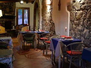 House | Dining