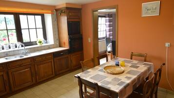 House | Private kitchen | Highchair