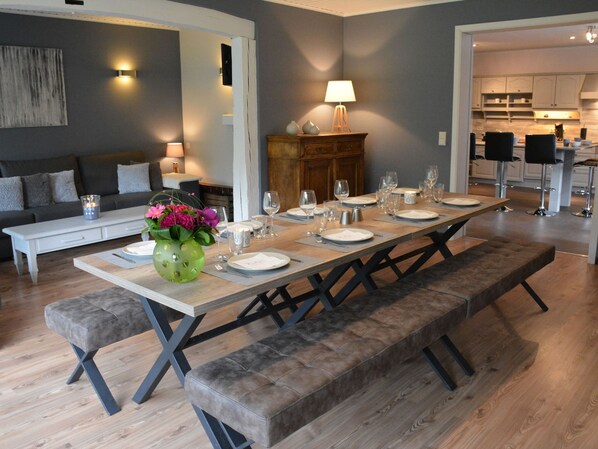 تناول الطعام