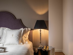 4 bedrooms, individually furnished, bed sheets