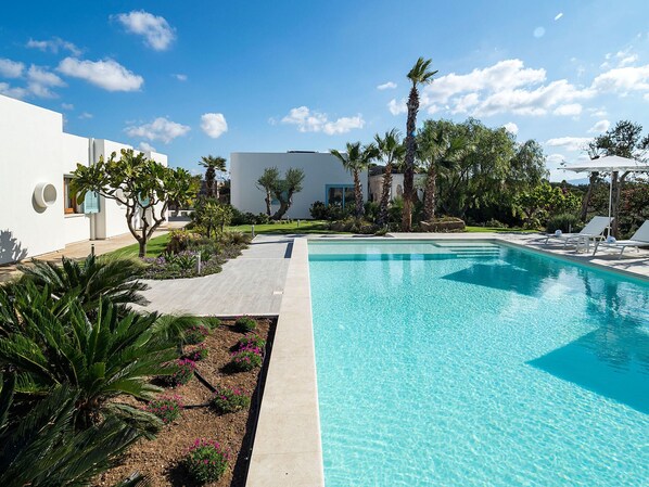 Villa | Piscina | Piscina coperta, piscina all'aperto