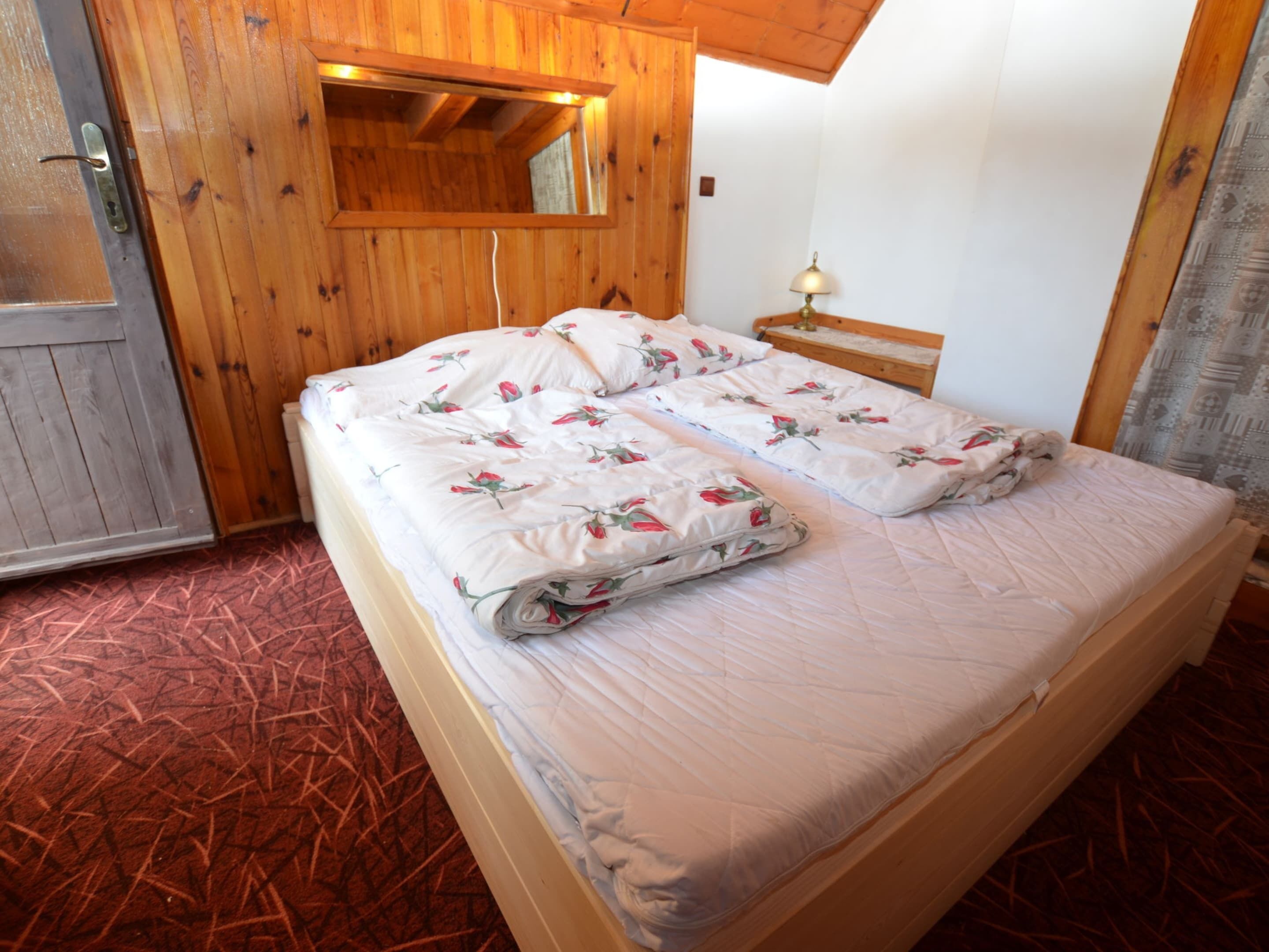 Chalet | 3 bedrooms, individually furnished, bed sheets