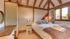 2 camere, con arredamento individuale, lenzuola