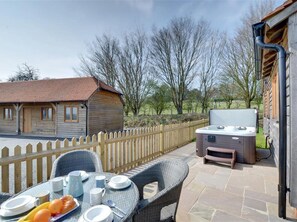 Balcony - Magnific Holiday Home in Stone Oxney With Garden (Tenterden)