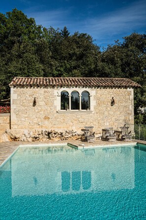 Piscine extérieure, piscine chauffée