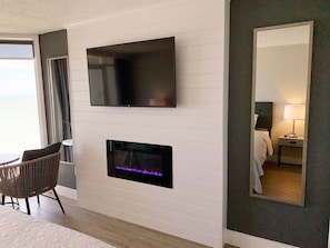 2 bedrooms, desk, free WiFi, bed sheets - Oceanfront Beauty / Sleeps 4 comfy/Prime Location (Myrtle Beach)