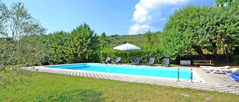 Villa | Alberca | Alberca techada y alberca al aire libre