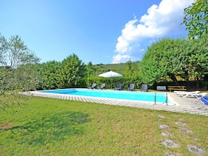 Vila | Piscina | Piscina interna, piscina externa
