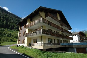 Exterior - Apartment in Blatten With Mountain Views & Open Kitchen (Blatten)
