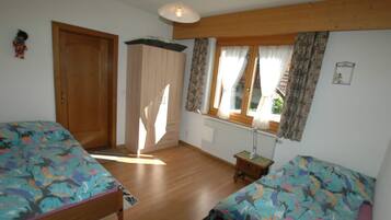 2 bedrooms, bed sheets
