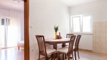 Apartment | Dining