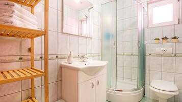 Apartment | Bathroom | Towels
